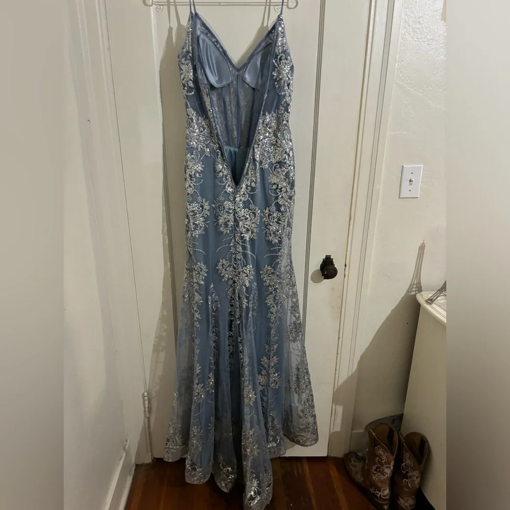 Prom dress - Picture 2 of 2